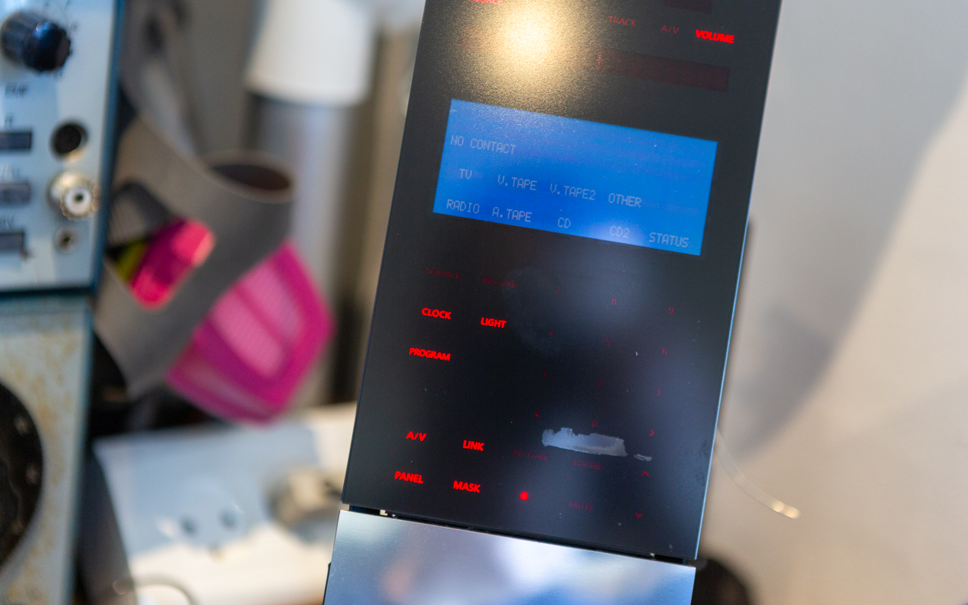 Securing the glass front of the BeoLink 7000