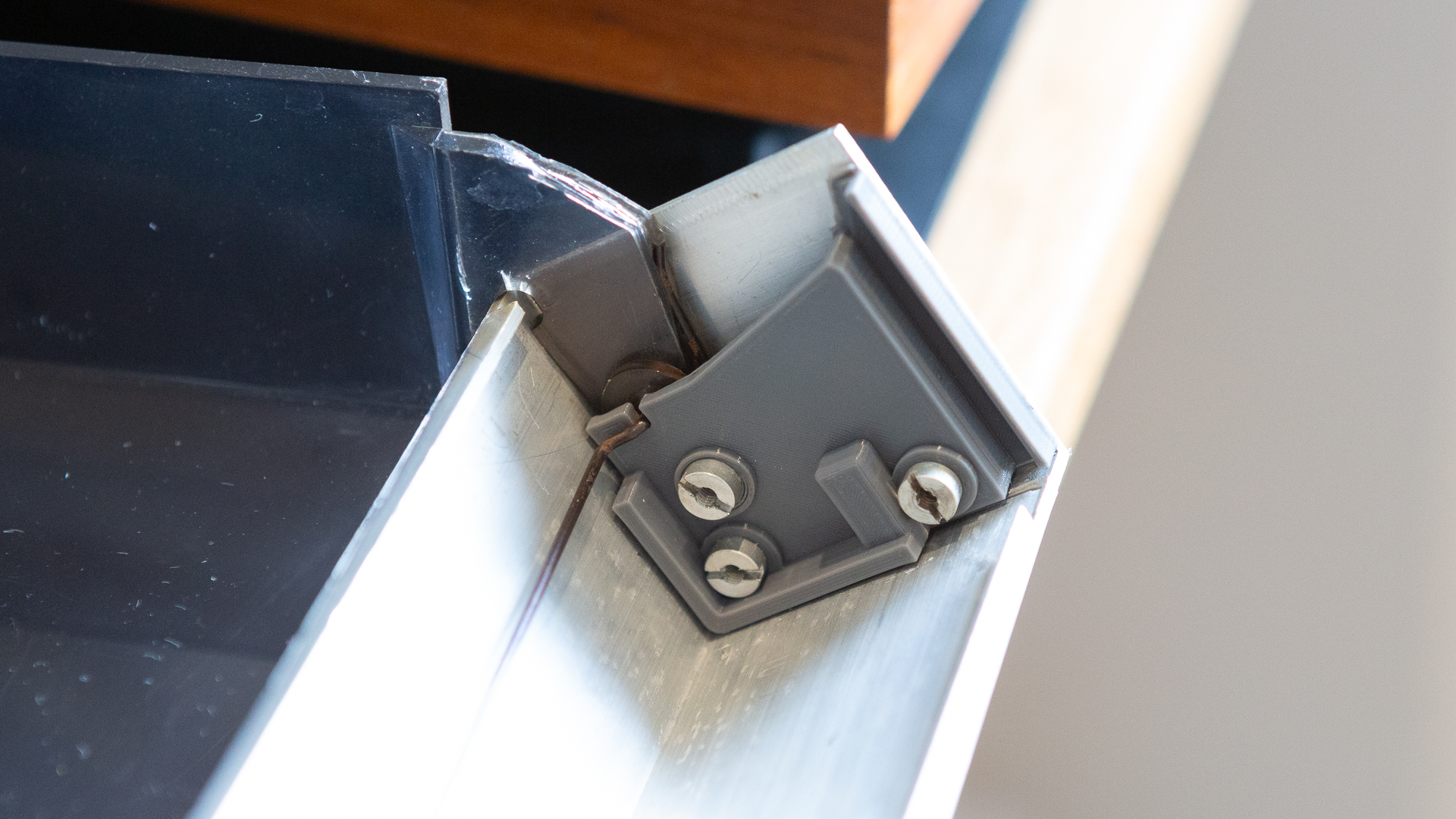 New mounting brackets for the BeoGram 3000