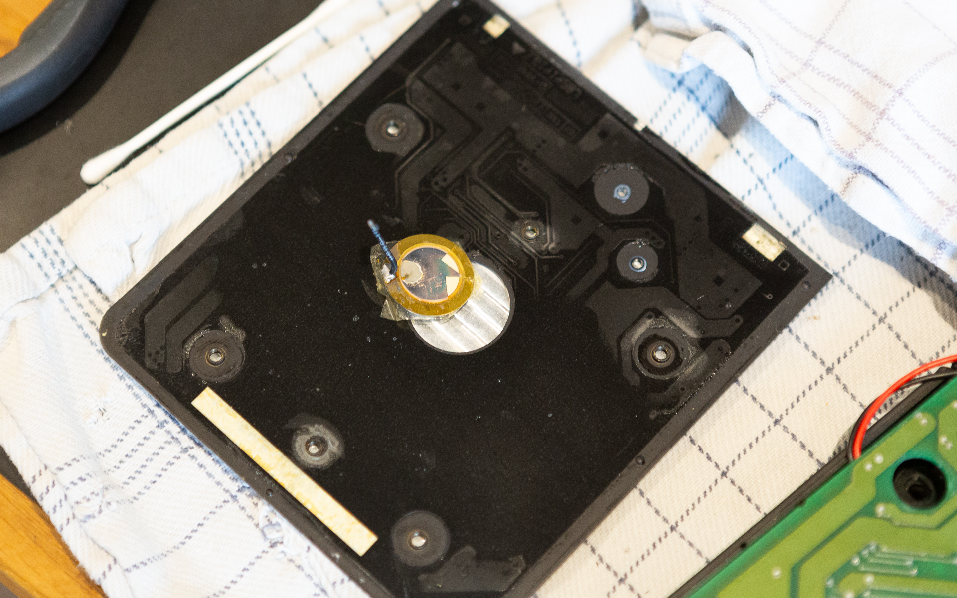 Replacing the piezoelectric element on a BL7000